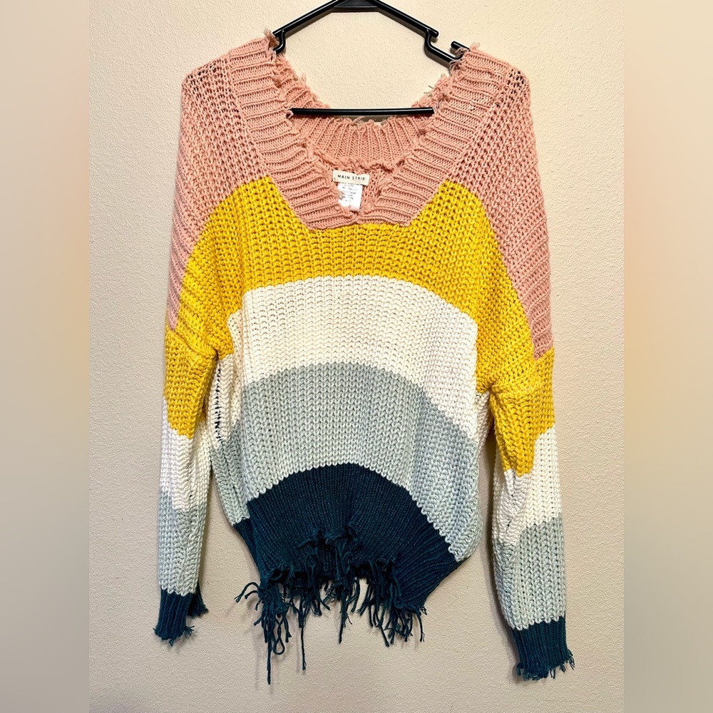 BOUTIQUE Striped sweater V neck - with chevron bottom and fringe